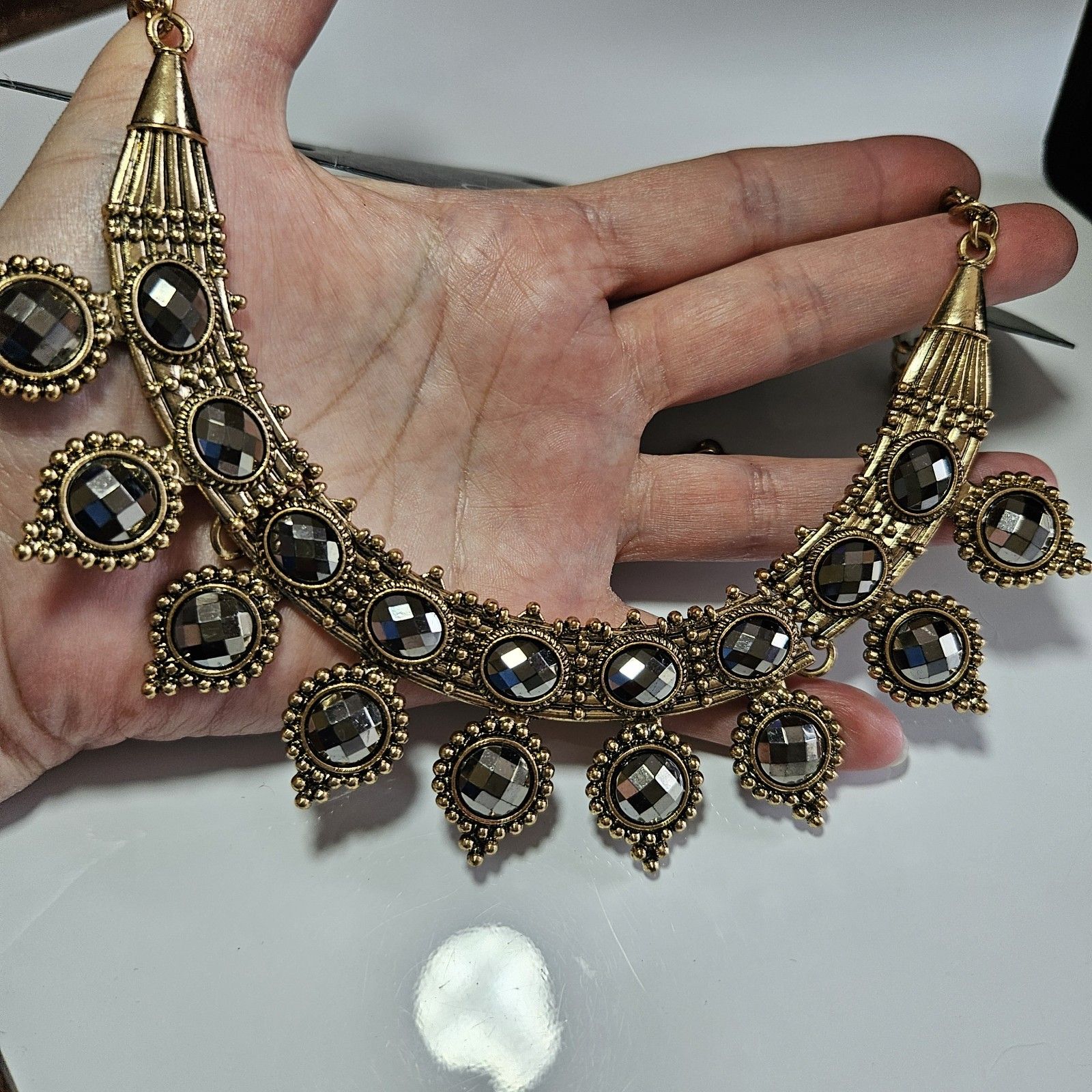 **Final Sale** Ardene Gold Tone Sparkly Statement Bib Necklace 17-19